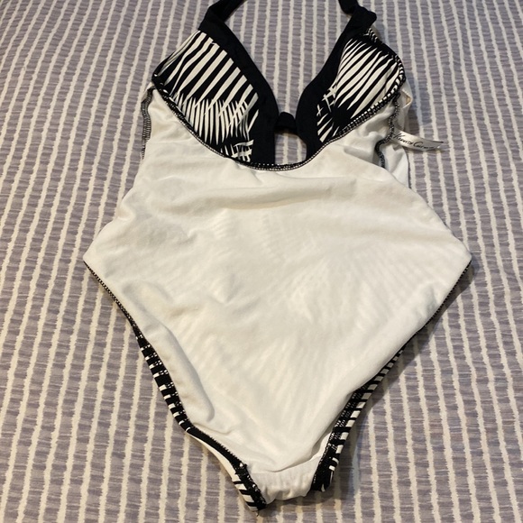 Kenneth Cole NY Peak-a-Boo SwimSuit - Picture 4 of 6